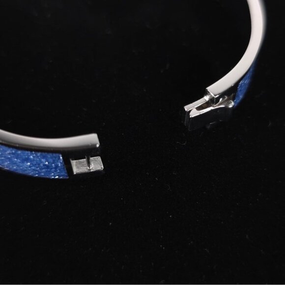 NWT COACH Signature C Logo Hinged Bangle Bracelet Sparkly Blue Enamel & Silver - Picture 9 of 10